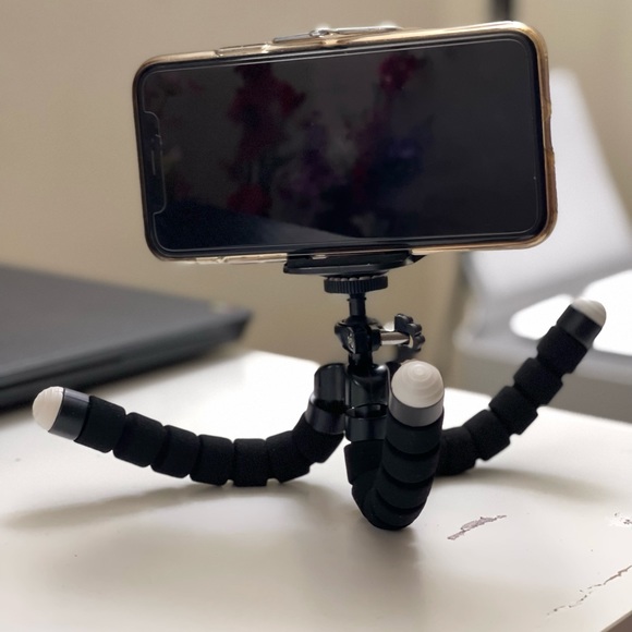 Mini Flexible Tripod with Phone Holder - Picture 1 of 4